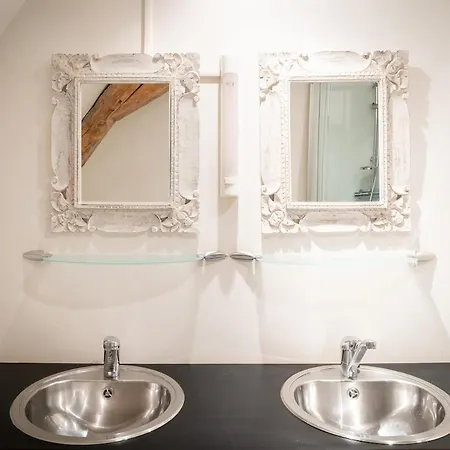 Maison 1 *